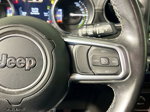 Used 2022 Jeep Wrangler Unlimited Sahara image 19