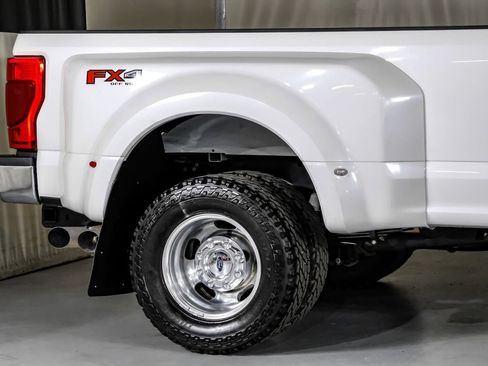 Used 2022 Ford F350 Lariat w/ Lariat Ultimate Package AWD/4WD image 6