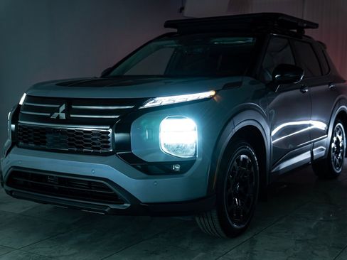 Used 2025 Mitsubishi Outlander Trail Edition image 24