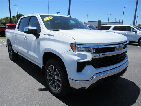 Used 2024 Chevrolet Silverado 1500 LT AWD/4WD image 3