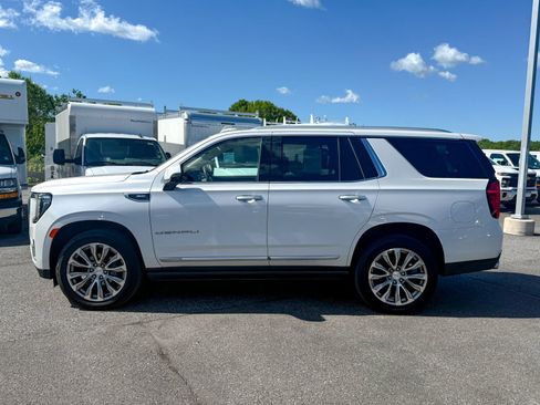 Certified 2021 GMC Yukon Denali w/ Denali Premium Package AWD/4WD image 3