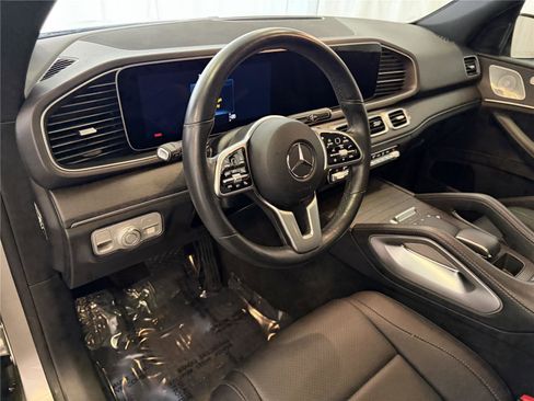 Used 2021 Mercedes-Benz GLE 350 4MATIC image 4