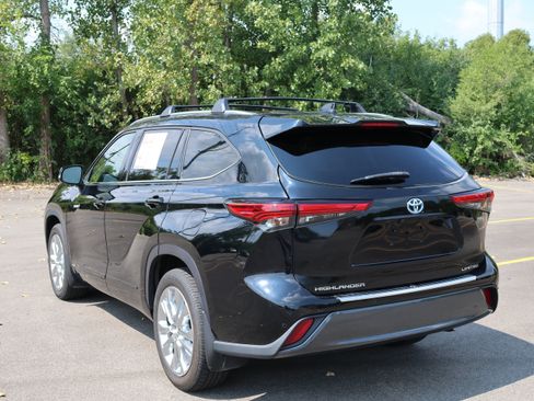 Used 2021 Toyota Highlander Limited AWD/4WD image 8