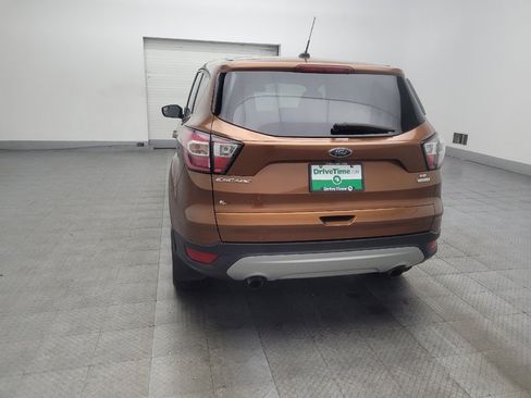 Used 2017 Ford Escape SE FWD image 6