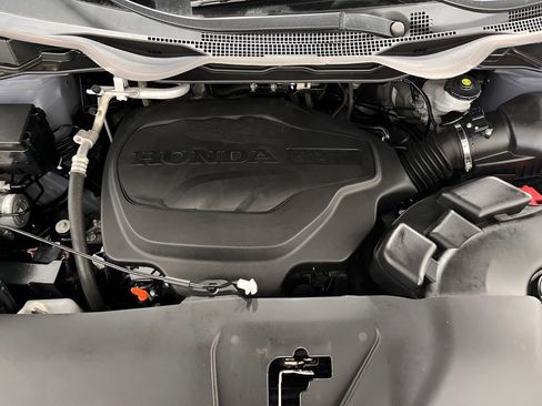 Used 2023 Honda Odyssey Touring image 9