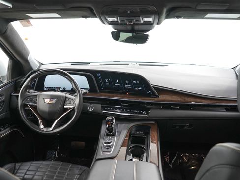 Used 2024 Cadillac Escalade ESV Premium Luxury Platinum w/ Heavy-Duty Trailer Package AWD/4WD image 14