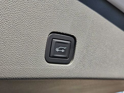 New 2025 Cadillac XT6 Premium Luxury w/ Technology Package image 32