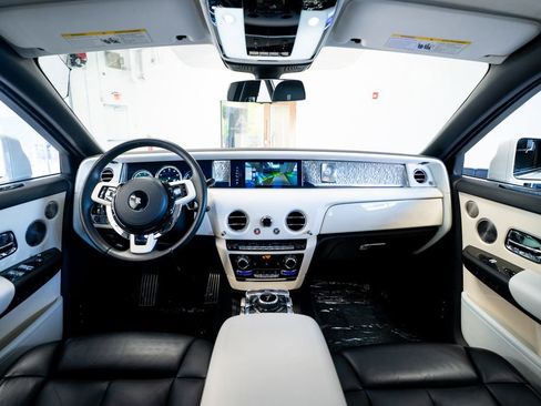 Used 2019 Rolls-Royce Phantom Sedan RWD image 51