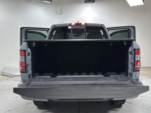 Used 2022 Nissan Frontier PRO-4X w/ Technology Package image 16