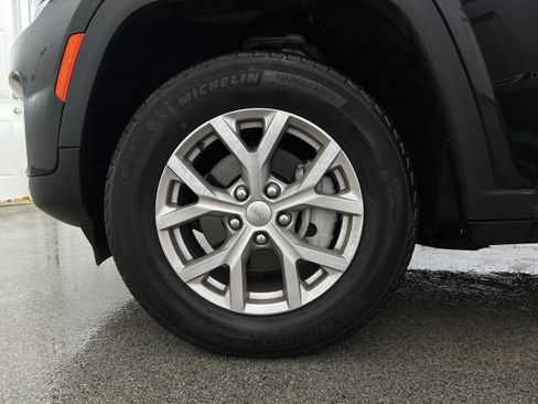 Used 2022 Jeep Grand Cherokee Limited AWD/4WD image 37
