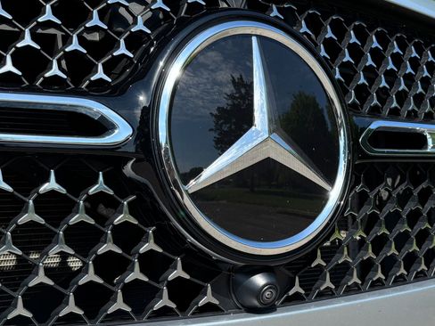 Used 2025 Mercedes-Benz GLE 450 4MATIC image 46