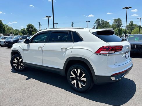 Used 2022 Volkswagen Atlas Cross Sport SE AWD/4WD image 6