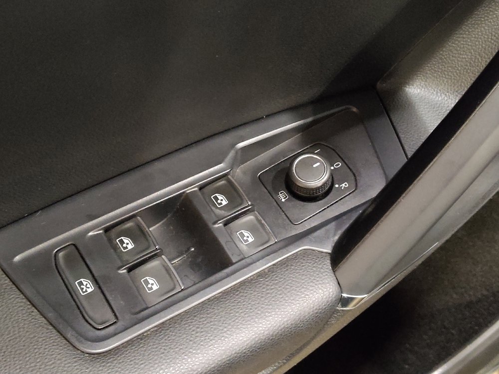 Used 2018 Volkswagen Tiguan SE w/ Panoramic Sunroof Package AWD/4WD image 27