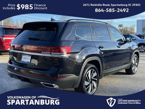 Used 2024 Volkswagen Atlas SE image 3