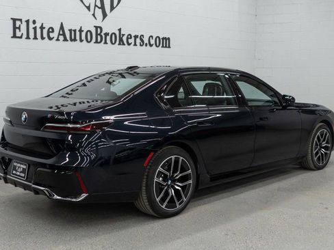 Used 2024 BMW 740i xDrive image 6