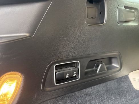 Certified 2021 Mercedes-Benz GLS 450 4MATIC image 11