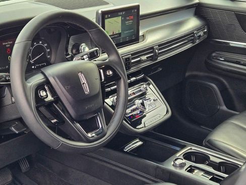 Used 2022 Lincoln Corsair AWD w/ Equipment Group 101A image 22