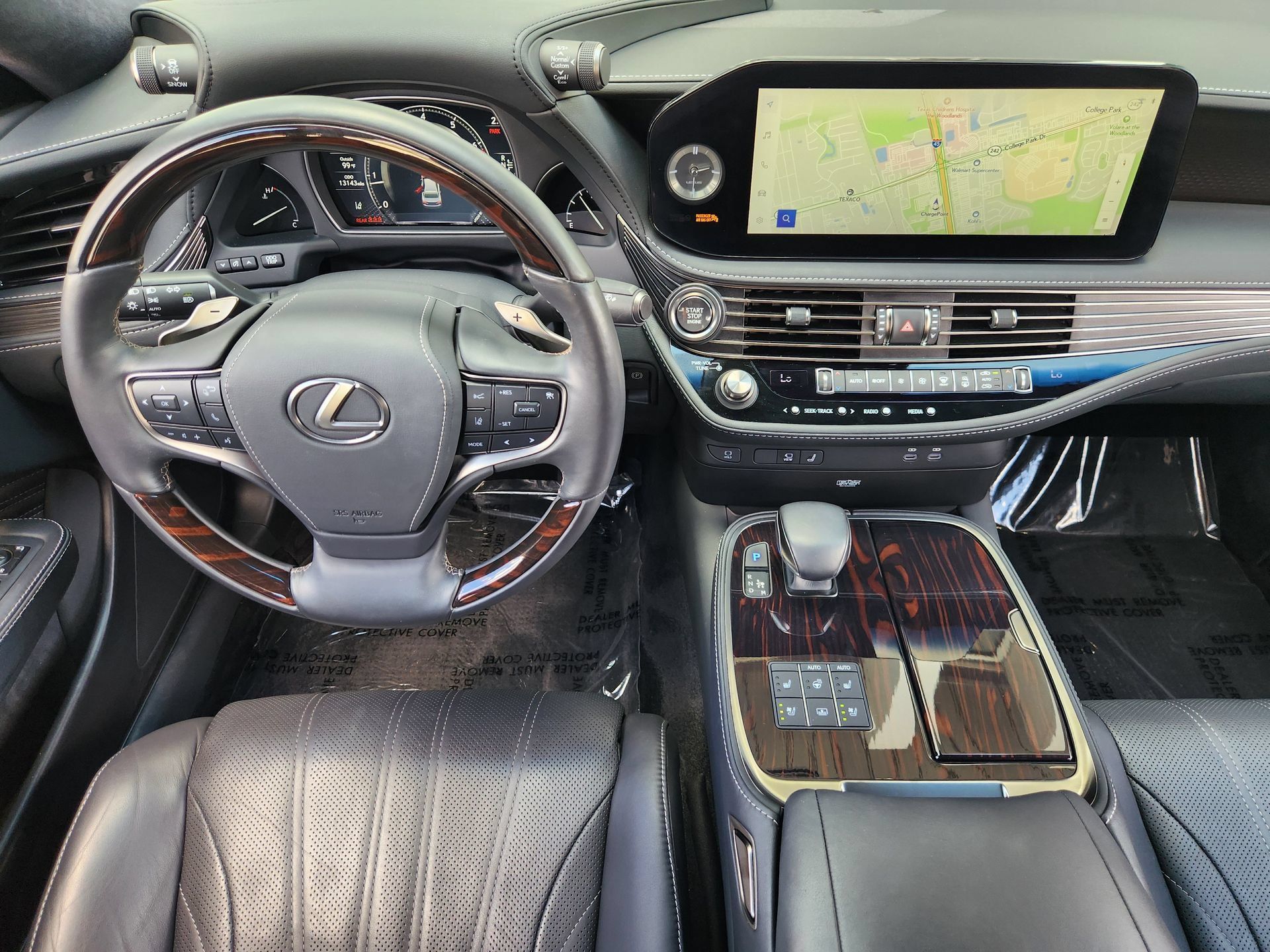 Used 2023 Lexus LS 500 w/ Interior Upgrade Package RWD image 27