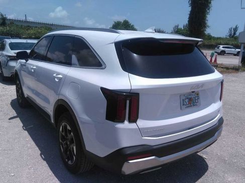 Used 2024 Kia Sorento S AWD/4WD image 12