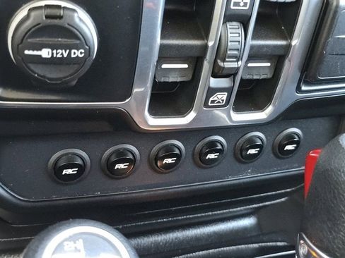Used 2020 Jeep Gladiator Sport w/ Quick Order Package 24S AWD/4WD image 6