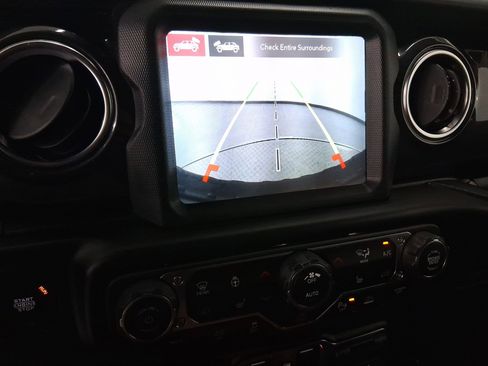 Used 2022 Jeep Wrangler Unlimited Rubicon w/ Xtreme Recon 35" Tire Package image 26