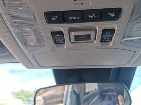 Used 2021 Toyota RAV4 XLE Premium image 14