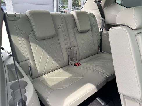 Used 2024 Volkswagen Atlas SEL Premium R-Line image 27