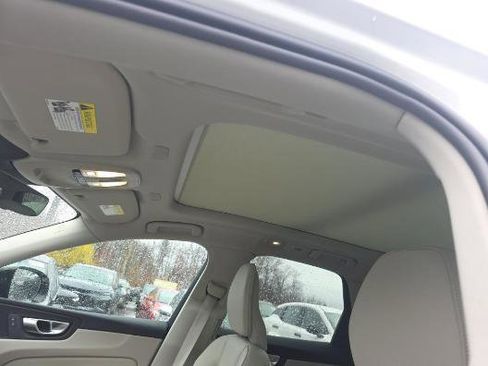 Used 2024 Volvo XC60 B5 Plus w/ Protection Package Premier AWD/4WD image 9