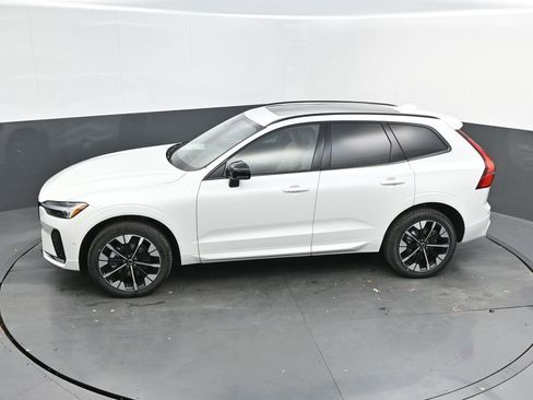 New 2026 Volvo XC60 B5 Plus w/ Protection Package Premier AWD/4WD image 23