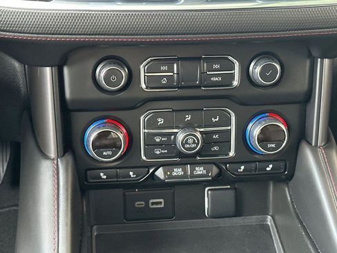 Used 2023 Chevrolet Suburban RST w/ Luxury Package image 25