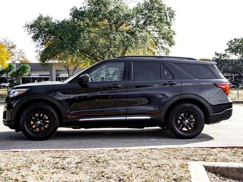 Used 2025 Ford Explorer Active image 8