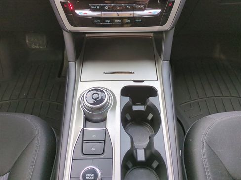 Certified 2022 Ford Explorer XLT w/ Class IV Trailer Tow Package image 19