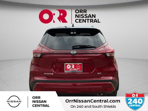 Used 2023 Nissan Kicks SR w/ SR Premium Package FWD image 6