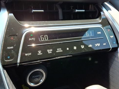 Used 2024 Toyota Venza Limited AWD/4WD image 17