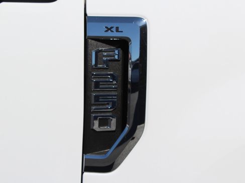 Used 2022 Ford F250 XL w/ Power Equipment Group image 35