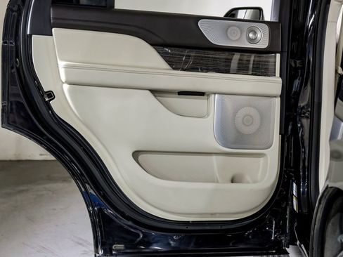 Used 2020 Lincoln Navigator Black Label w/ Cargo Convenience Package image 39