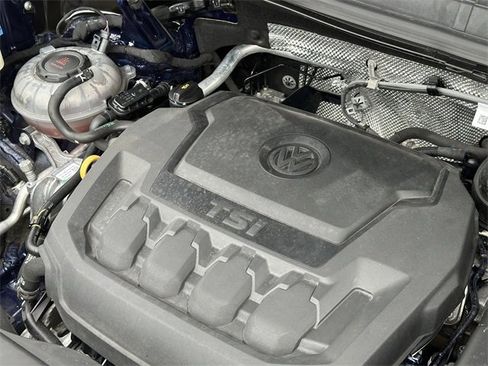 Used 2022 Volkswagen Tiguan SEL R-Line image 39