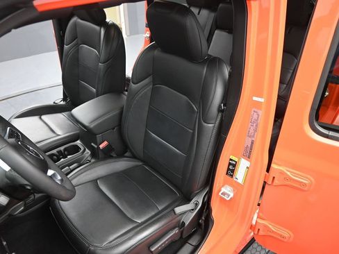 Used 2023 Jeep Wrangler Altitude image 11