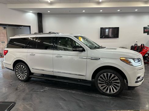 Used 2021 Lincoln Navigator L Reserve w/ Luxury Package image 4