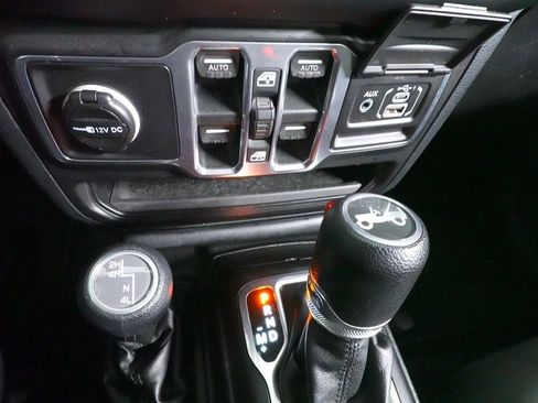 Used 2018 Jeep Wrangler Unlimited Sport S AWD/4WD image 17