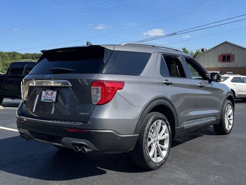 Used 2021 Ford Explorer Platinum w/ Equipment Group 601A AWD/4WD image 2