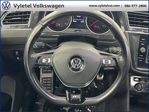 Used 2021 Volkswagen Tiguan SE R-Line image 16