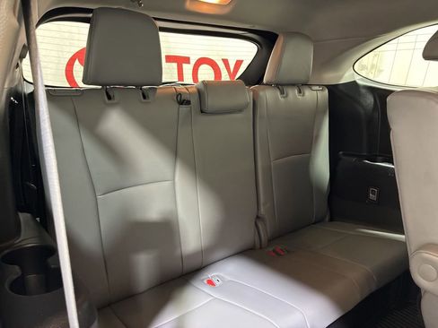 Used 2022 Toyota Highlander XLE image 17