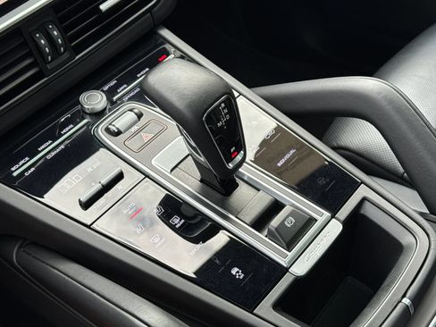 Certified 2023 Porsche Cayenne AWD/4WD image 25