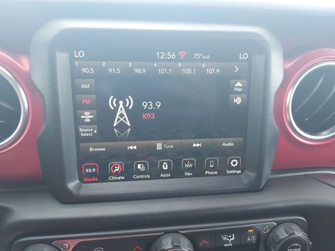 Used 2023 Jeep Gladiator Rubicon w/ Trailer Tow Package AWD/4WD image 22