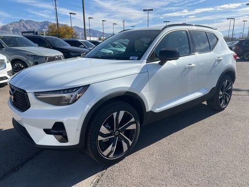 New 2026 Volvo XC40 B5 Plus w/ Protection Package Premier AWD/4WD image 8