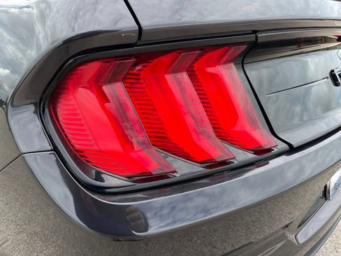 Used 2022 Ford Mustang GT w/ Black Accent Package RWD image 7
