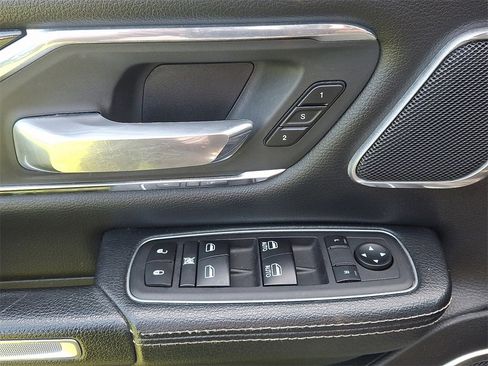 Used 2019 RAM 1500 Laramie image 13