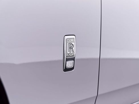 Used 2024 Rolls-Royce Phantom Sedan w/ The Phantom Package RWD image 28