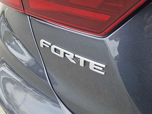 Used 2023 Kia Forte LXS w/ LXS Technology Package FWD image 12